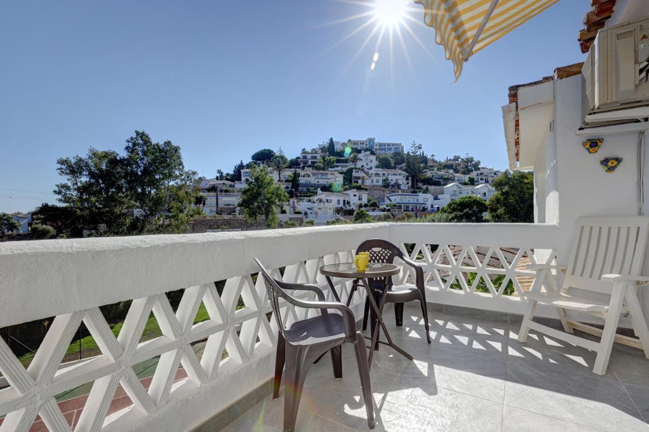 Quaint 2 Bedroom Townhouse With Pool Close To Sea! เบนัลมาเดนา ภายนอก รูปภาพ